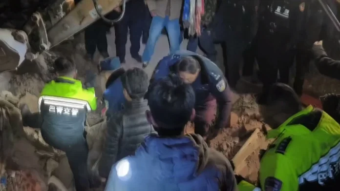 Tibet earthquake kills 16 and injures dozens, officials report 16 dead, dozens injured in Tibet earthquake